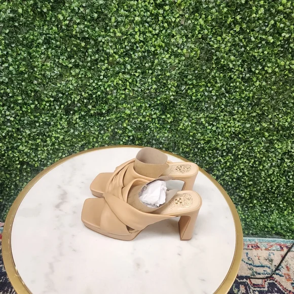 VINCE CAMUTO Women's Elmindi Square Toe Crossover High Heel Sandals Nude - Picture 5 of 6